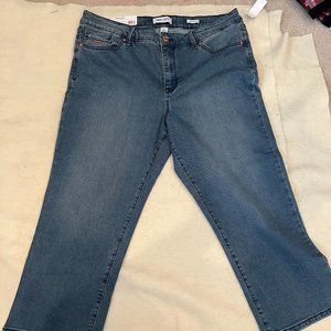 Nine West Women's Stretch Denim Relaxed Leg Chrystie Capri Pants  - New Size 14